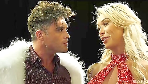 Big boobs blonde babe with big tits gets her deepthroat sucked