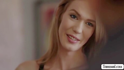 Big ass brunette stepbrother takes a very nice hole